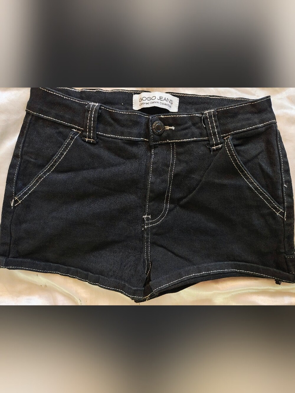 Gogo Jeans Black Contrast Stitch Denim Shorts Size 7/28 - Like New